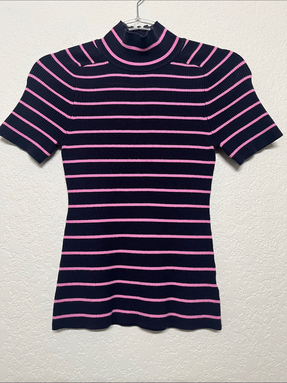 Free Assembly Women’s XS Striped Mock Neck knitted Tee in Navy & Pink